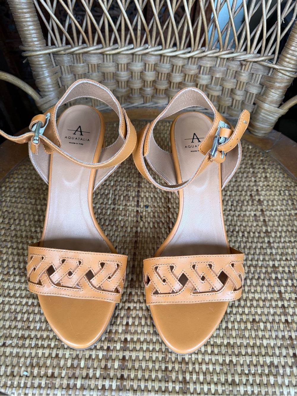 New/Unworn Aquatalia Made In Italy Leather Sandals, Size 7.5